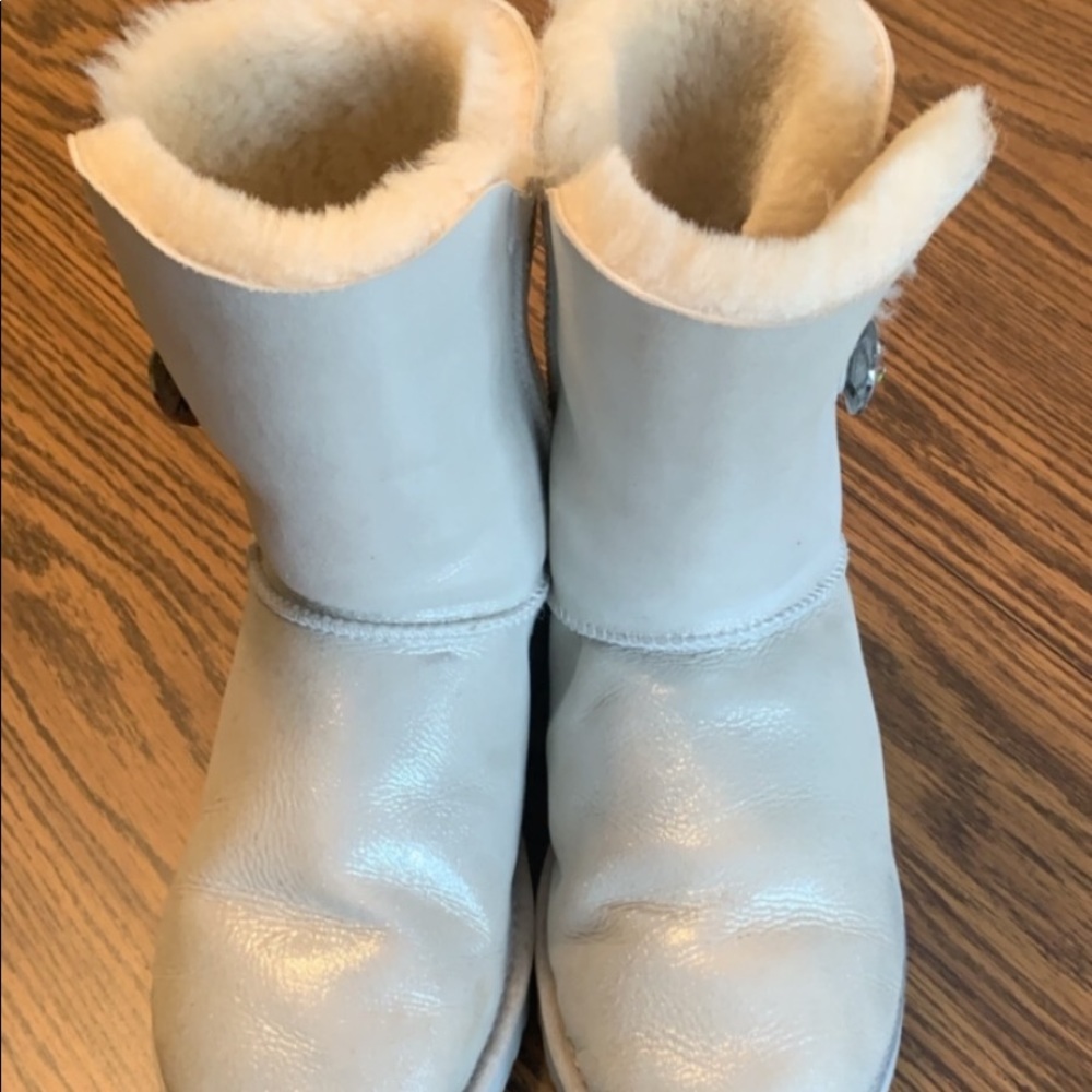 RARE Bailey I Do! Uggs - size 9